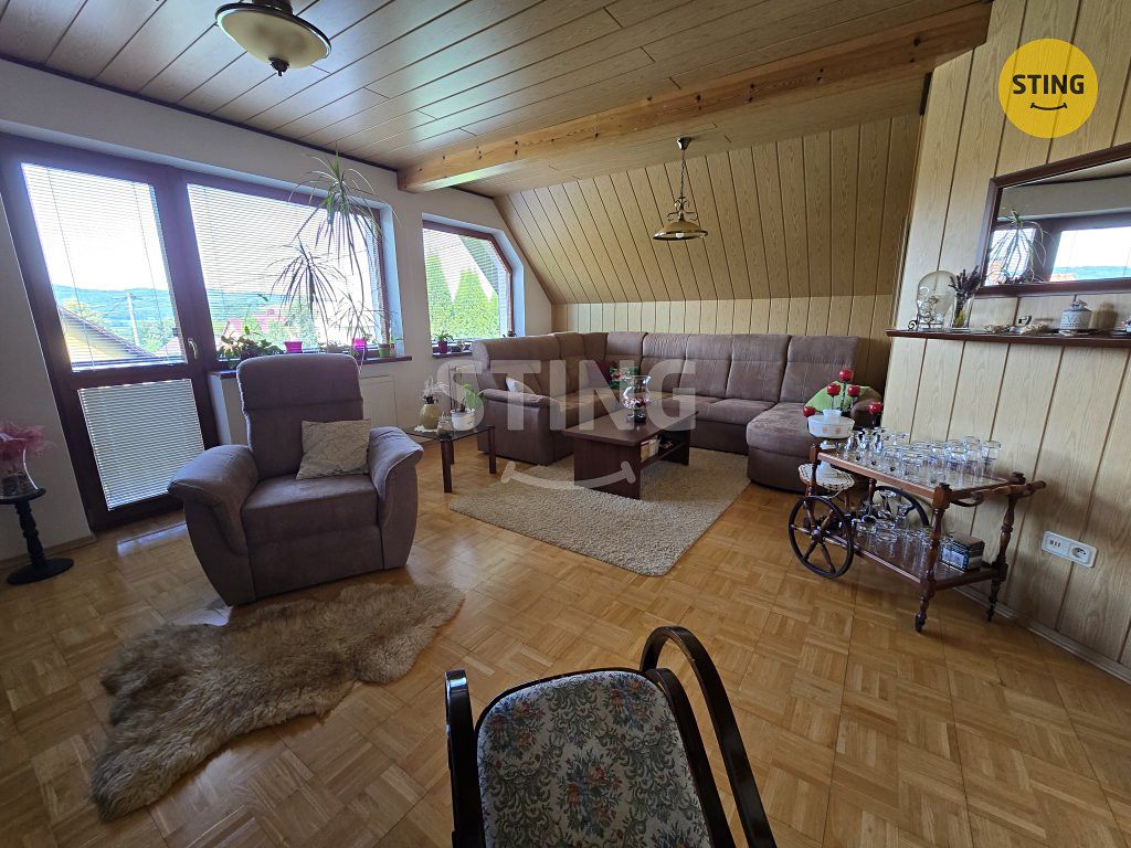 Pronájem rodinného domu 170 m², pozemek 878 m² – fotografie 2