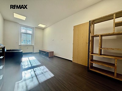 Pronájem komerčního prostoru, 73 m² (3 z 17)
