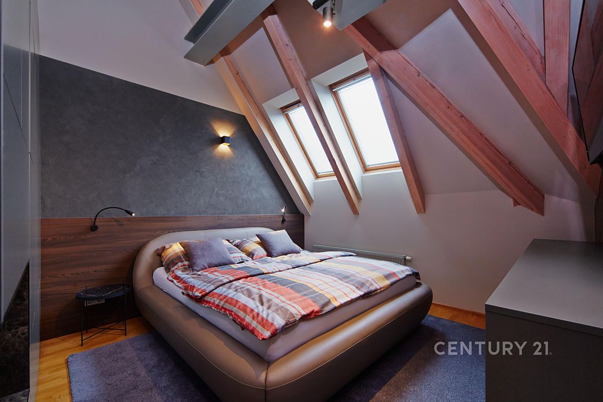 Pronájem bytu 2+kk 115 m² – fotografie 4