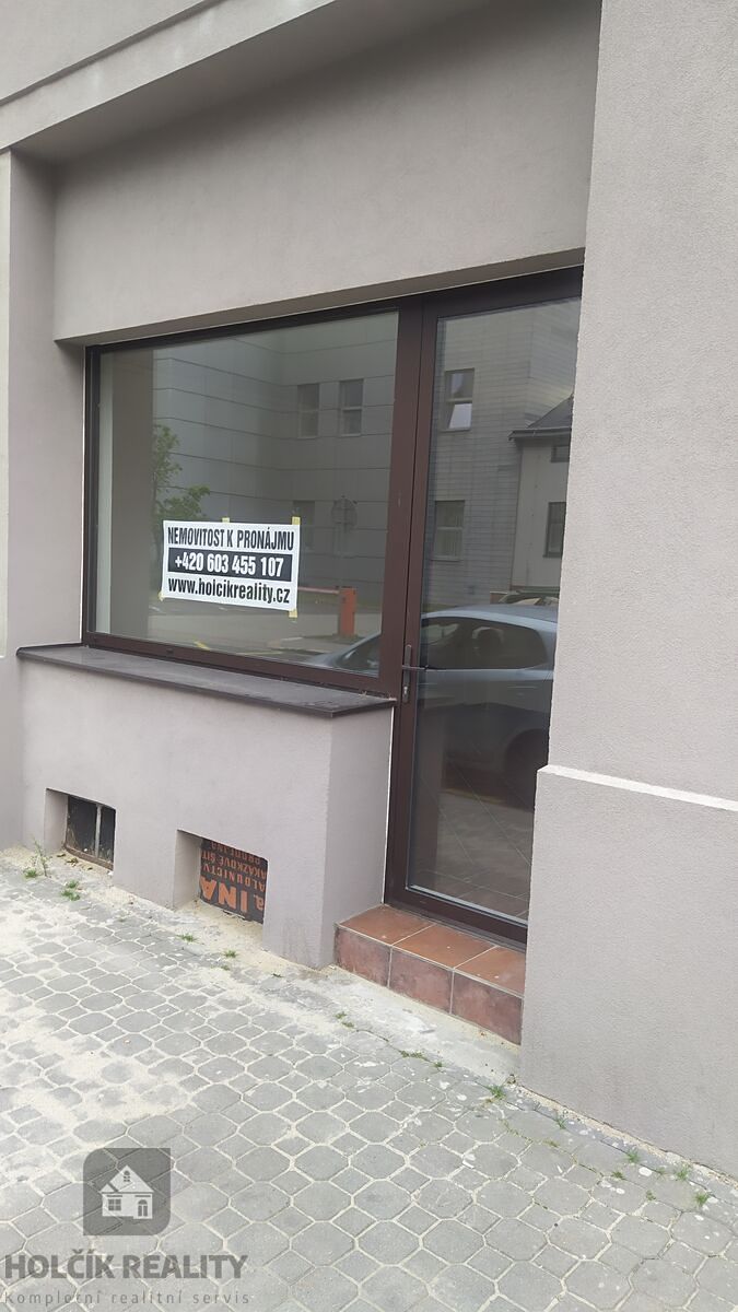 Pronájem obchodního prostoru 52 m² – fotografie 2