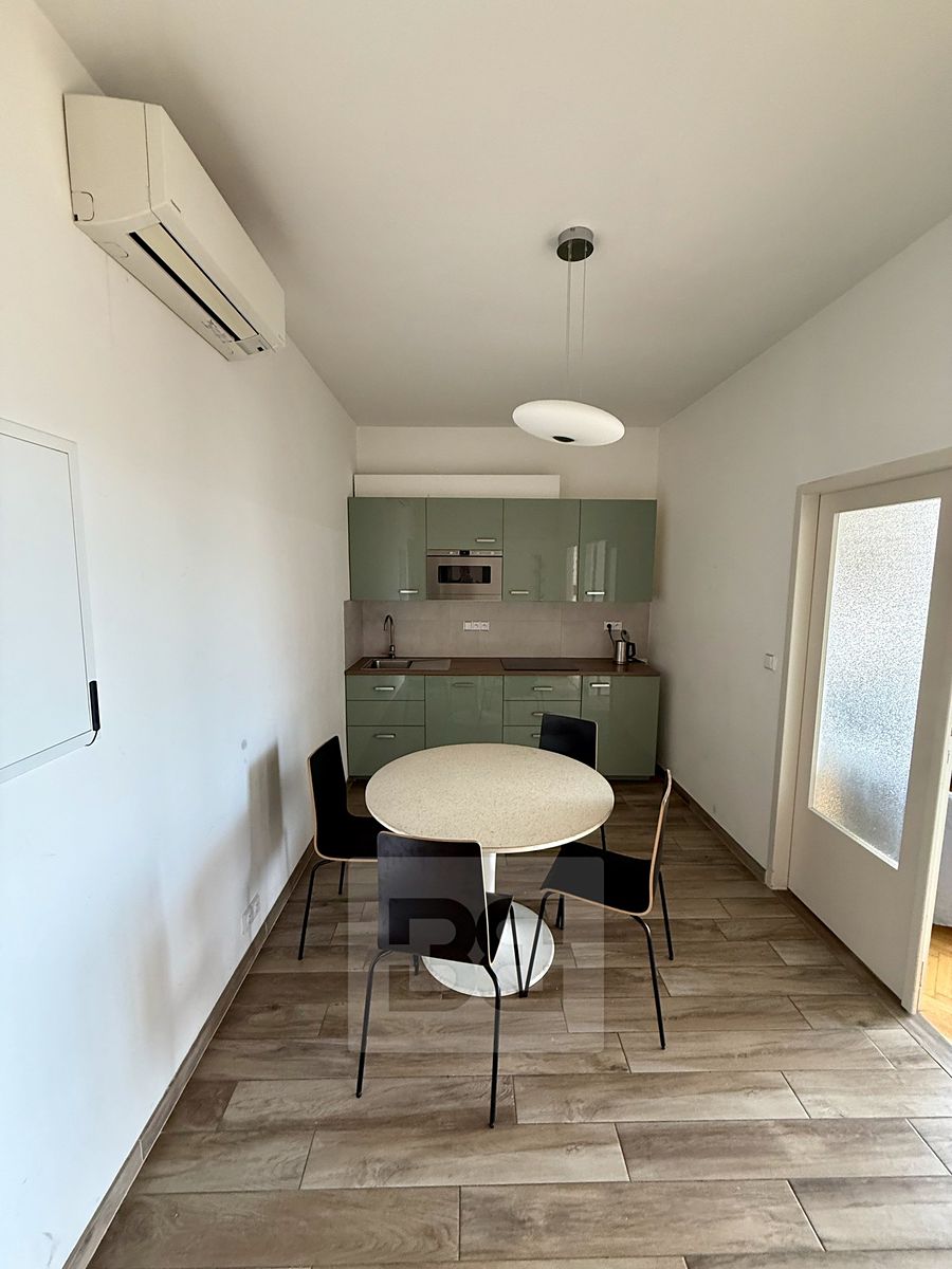 Pronájem bytu 2+1 58 m² – fotografie 3