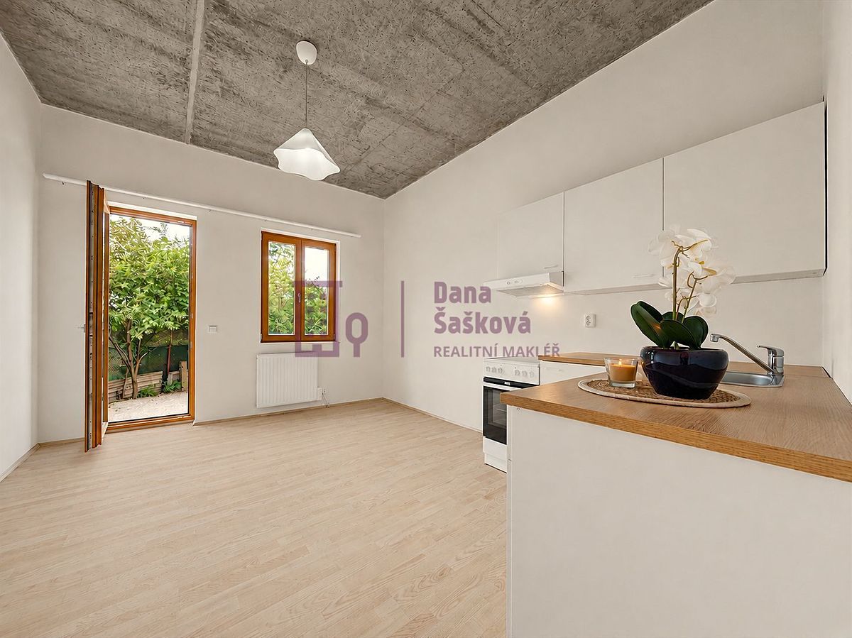 Pronájem bytu 2+kk 34 m²