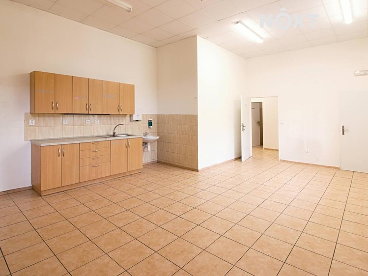 Pronájem komerčního prostoru, 3 100 m² (12 z 36)
