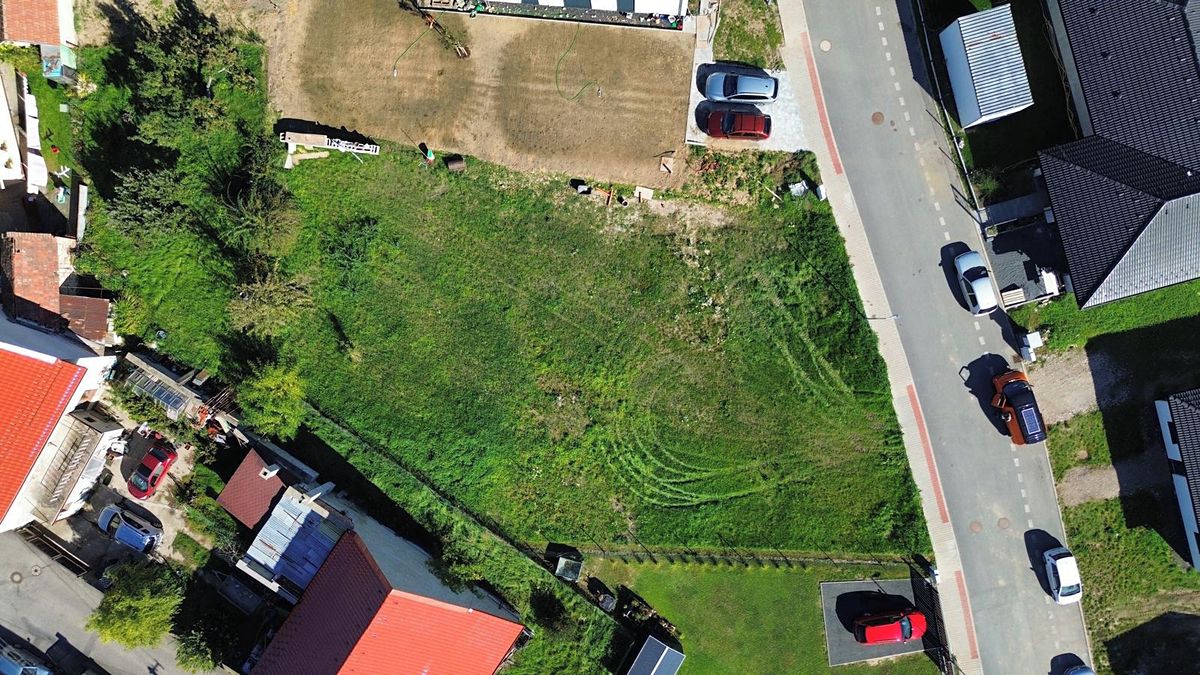 Prodej stavebního pozemku 886 m² – fotografie 4
