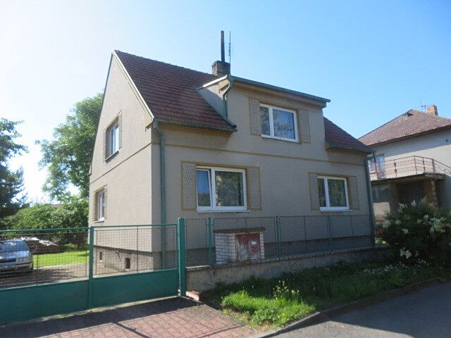 Dražba rodinného domu 102 m², pozemek 636 m², Nové Strašecí – fotka 1 z 3