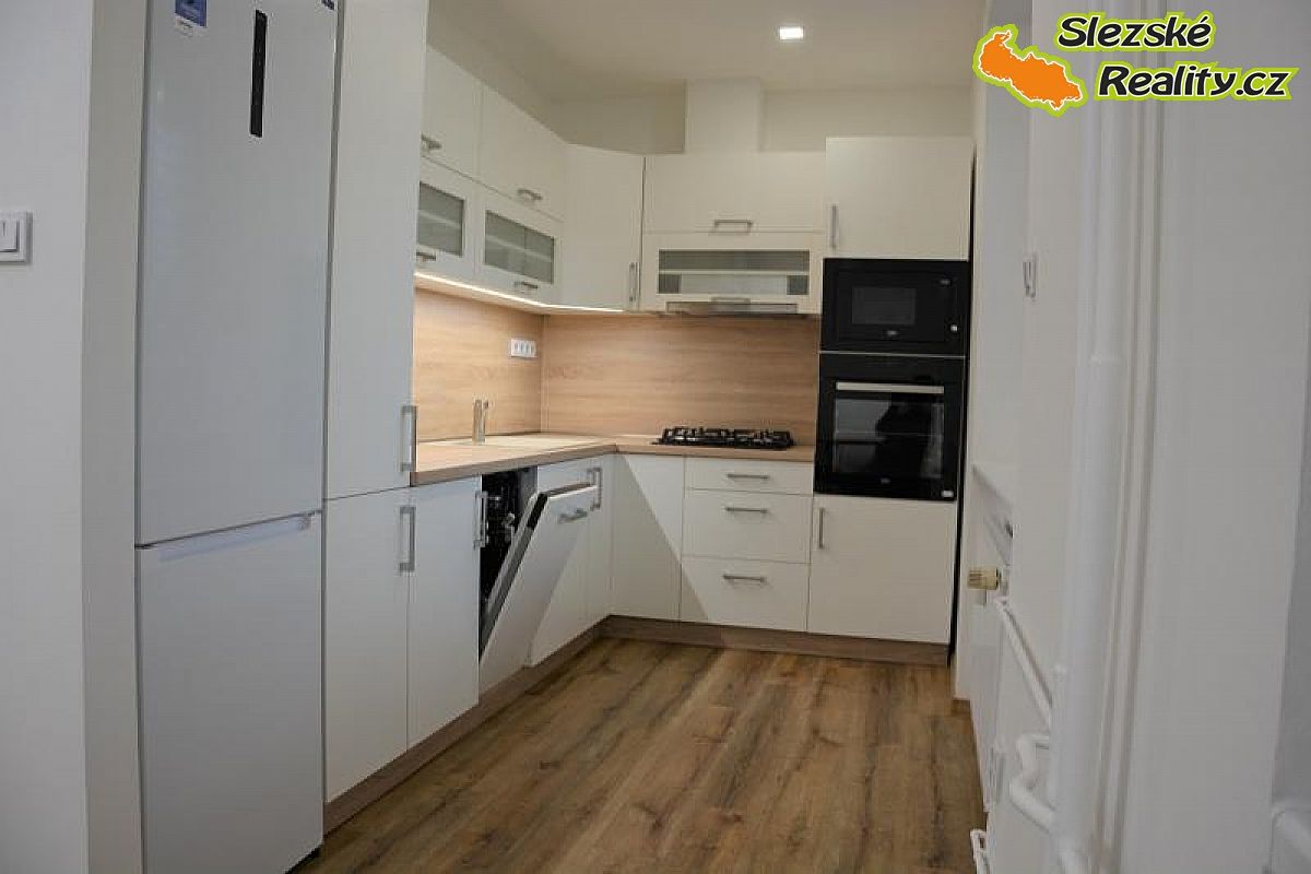 Pronájem bytu 2+1 62 m² – fotografie 3