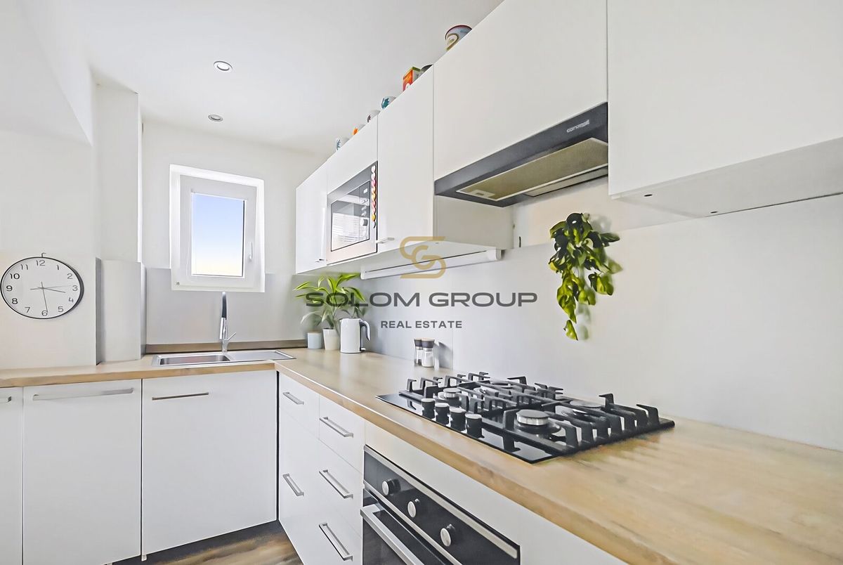 Prodej rodinného domu 140 m², pozemek 294 m² – fotografie 2