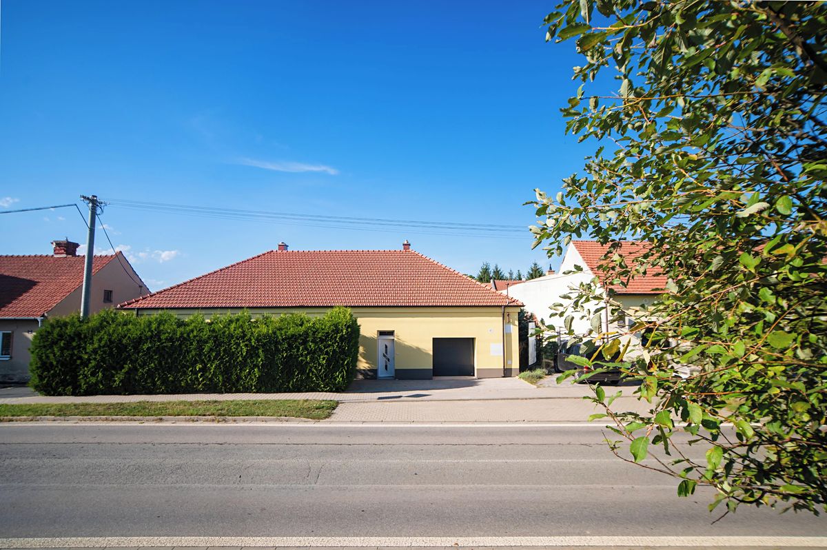 Prodej rodinného domu 72 m², pozemek 769 m² – fotografie 2
