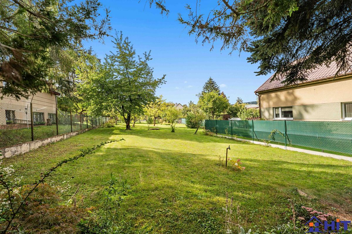 Prodej stavebního pozemku 827 m² – fotografie 5