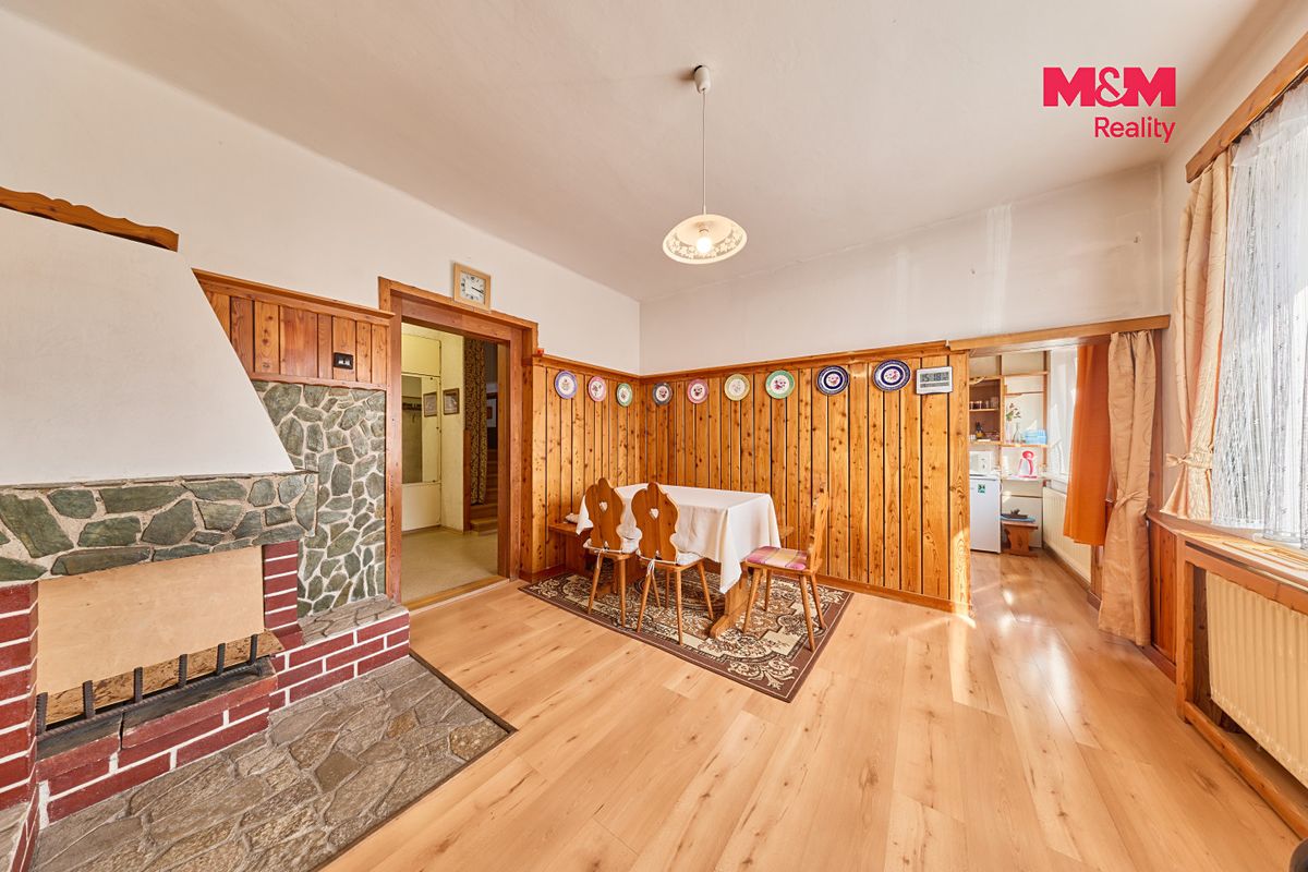 Prodej rodinného domu 210 m², pozemek 336 m² – fotografie 2
