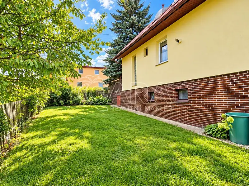Prodej rodinného domu 279 m², pozemek 1255 m², Bukovany – náhled fotky 3