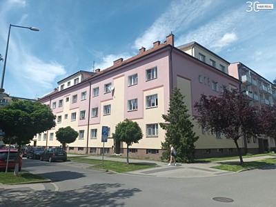 Prodej komerčního prostoru, 59 m² (2 z 14)