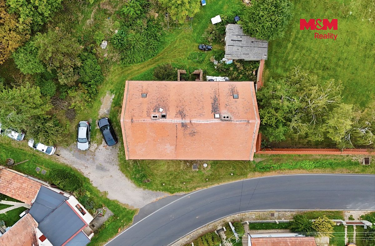 Prodej rodinného domu 300 m², pozemek 444 m² – fotografie 3