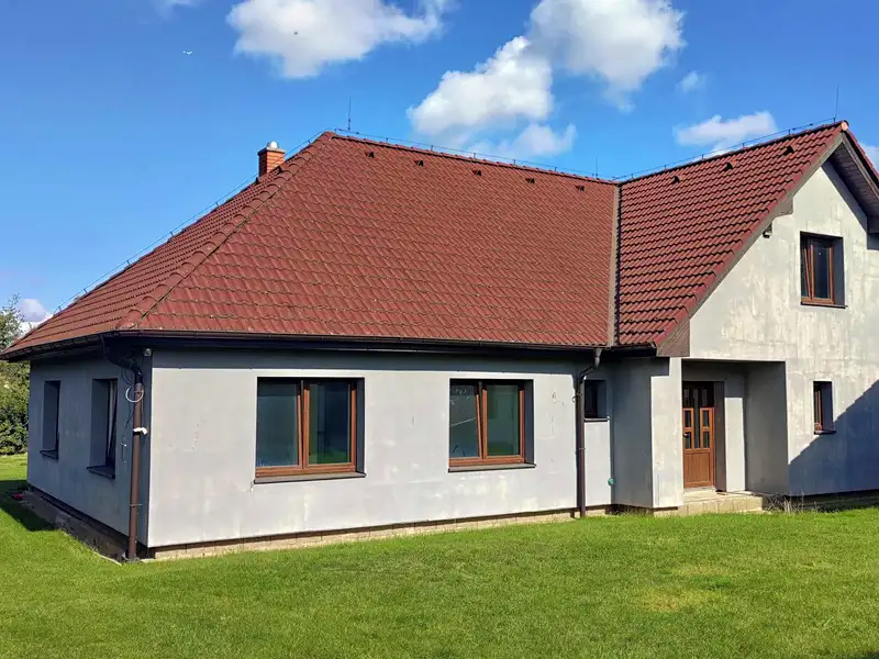 Prodej vily 256 m², pozemek 1803 m², Chyňava – náhled fotky 3