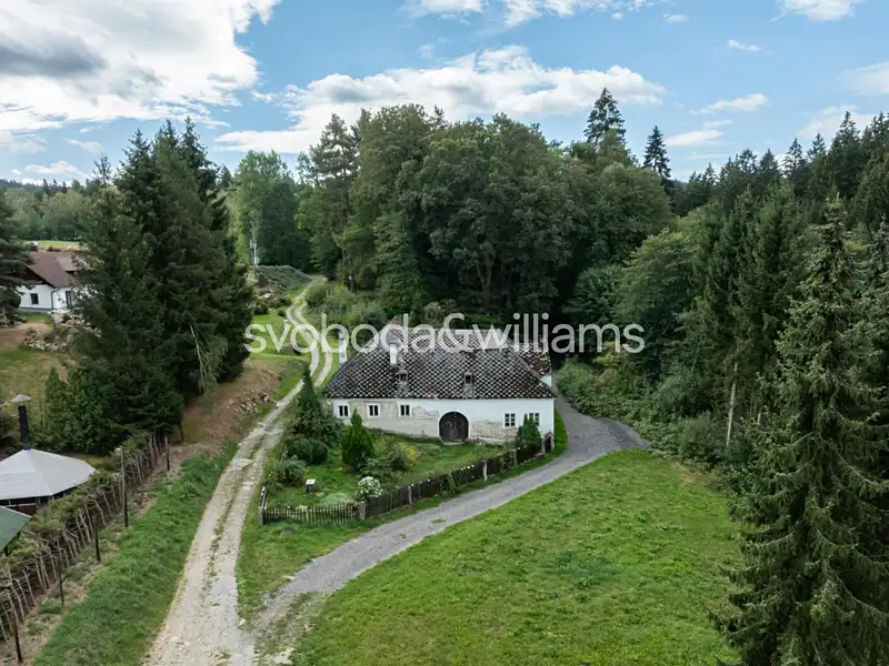 Prodej rodinného domu 458 m², pozemek 458 m², Benešov nad Černou – náhled fotky 1