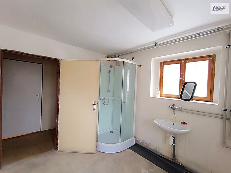 Комерційне приміщення на продаж, 218 м² (10 з 17)