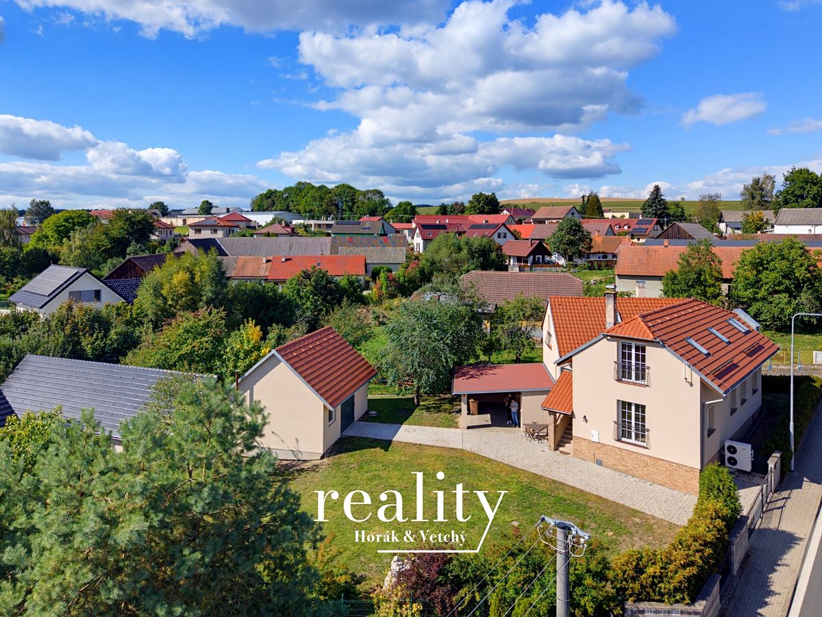 Prodej rodinného domu 178 m², pozemek 813 m²