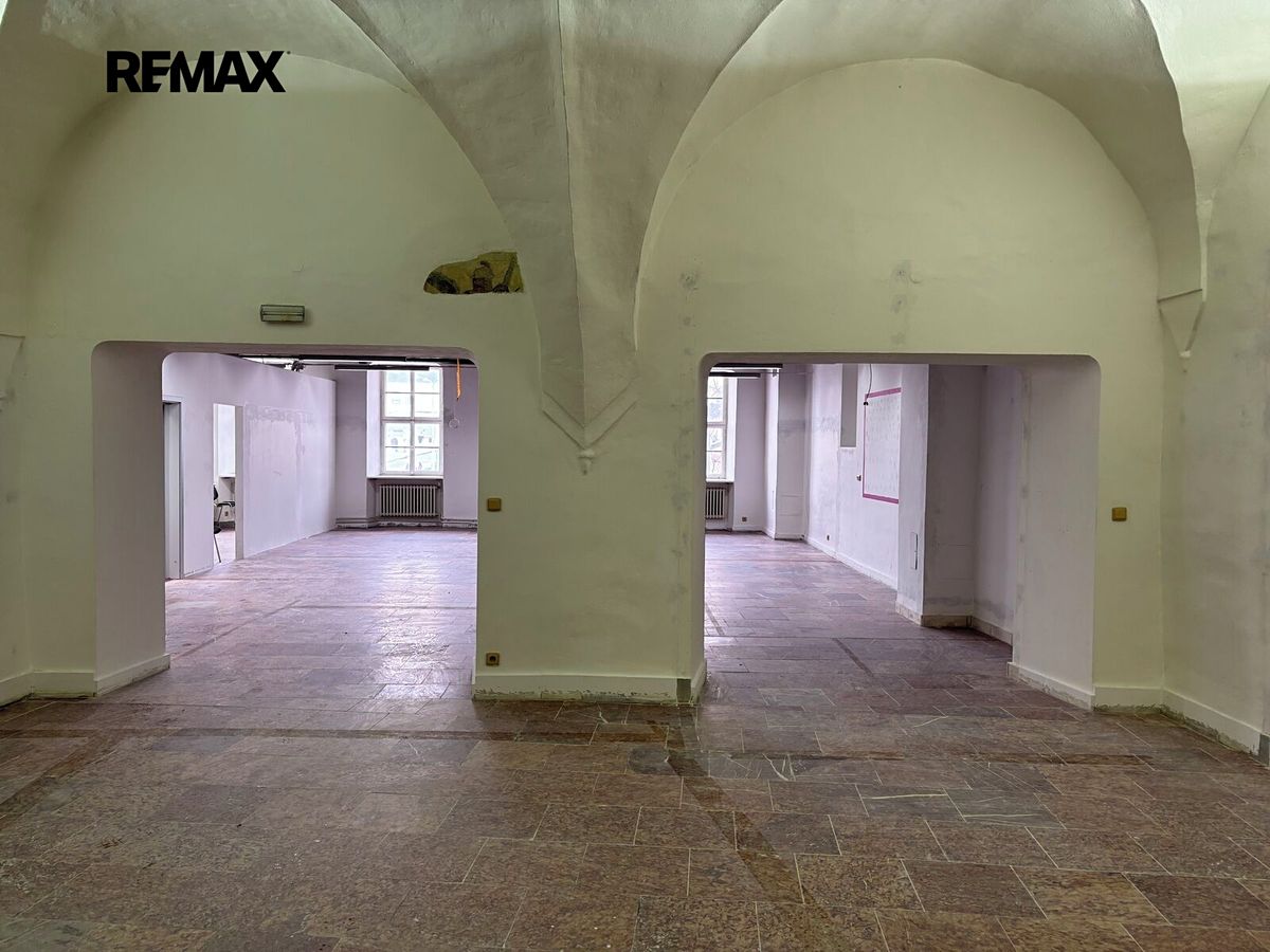 Pronájem kanceláře 206 m²