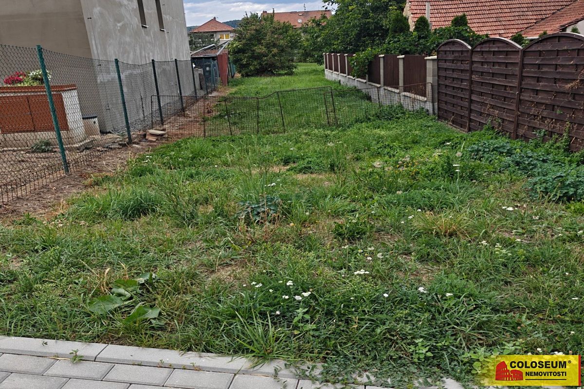 Prodej stavebního pozemku 1180 m² – fotografie 2