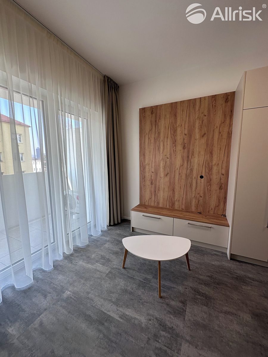 Pronájem bytu 1+kk 34 m² – fotografie 5