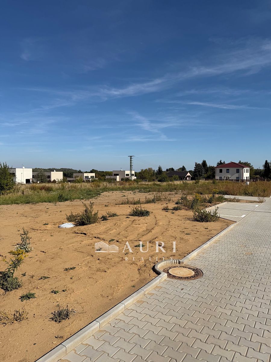 Prodej stavebního pozemku 693 m² – fotografie 3