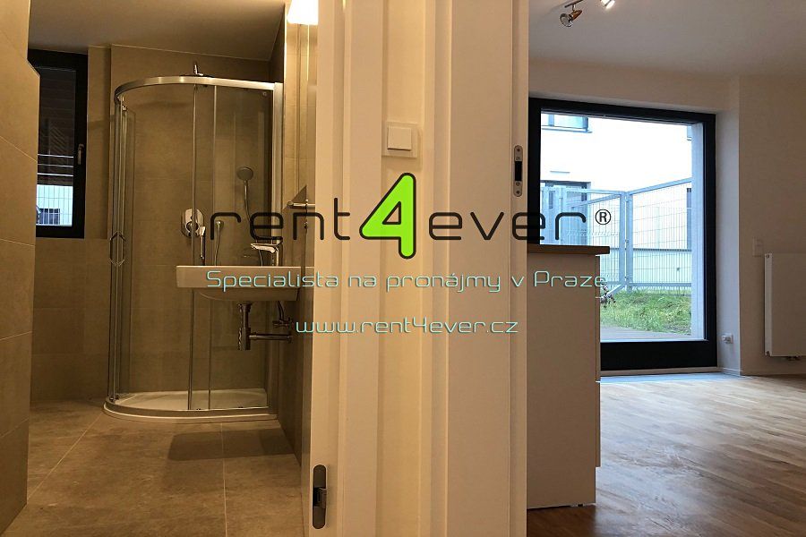 Pronájem bytu 1+kk 30 m² – fotografie 3