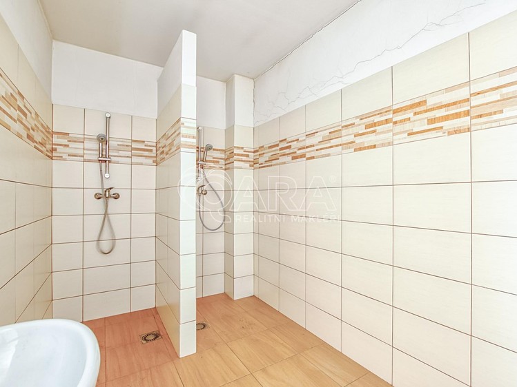 Комерційне приміщення на продаж, 1 029 м² (35 з 39)