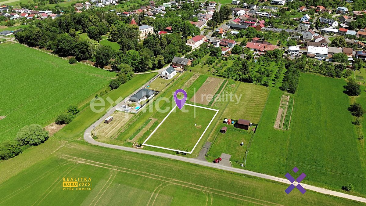 Prodej stavebního pozemku 1912 m² – fotografie 2
