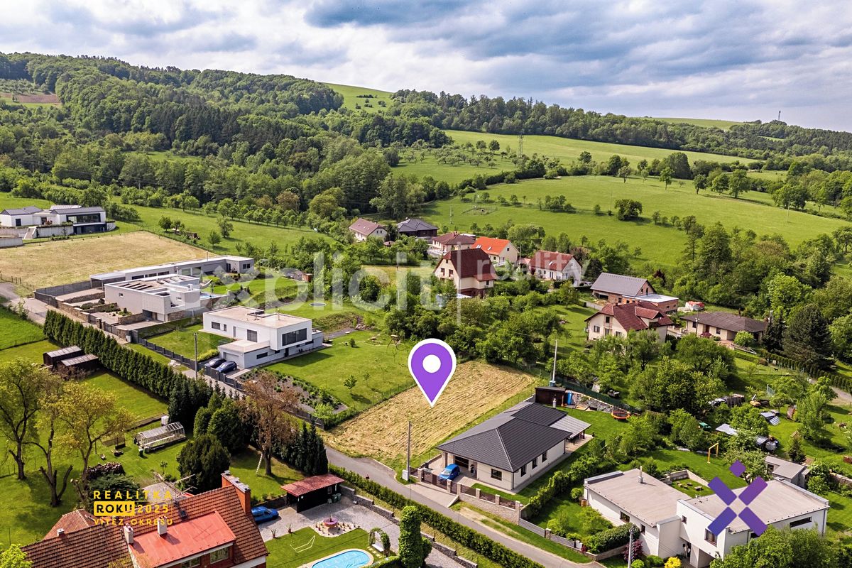 Prodej stavebního pozemku 1003 m² – fotografie 2