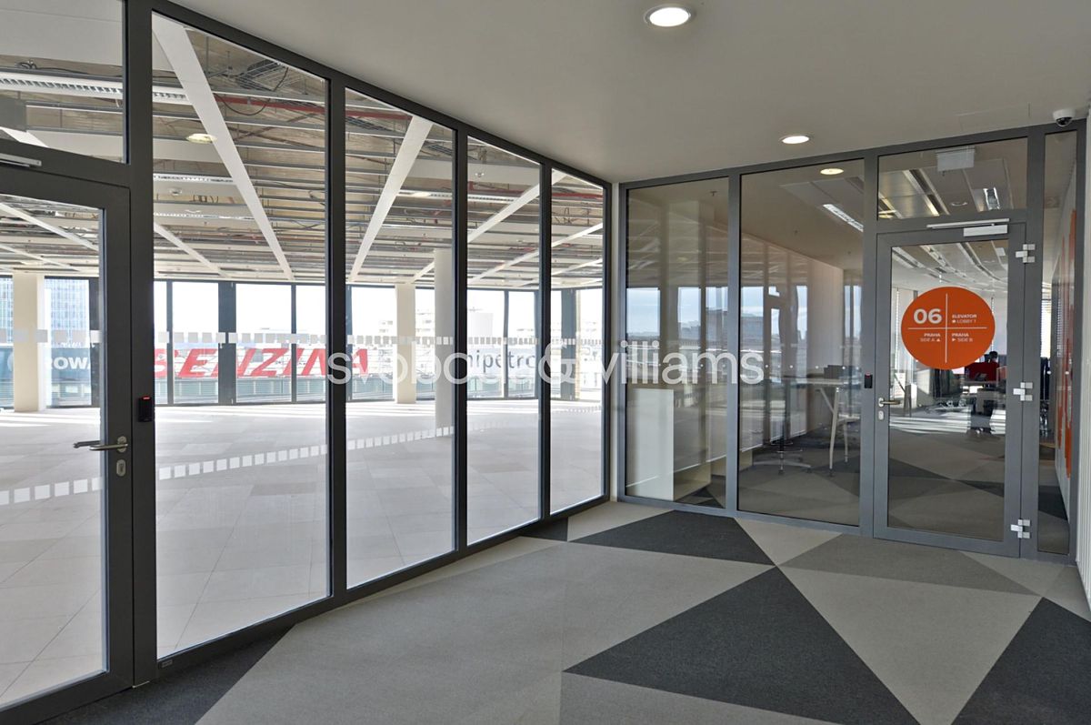 Pronájem kanceláře 859 m² – fotografie 5