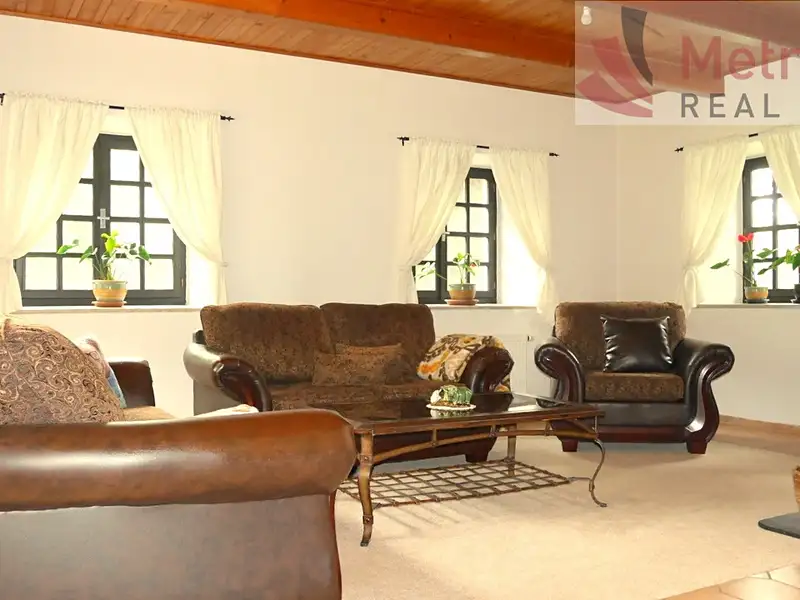 Prodej rodinného domu 360 m², pozemek 1322 m², Rokytno – náhled fotky 2