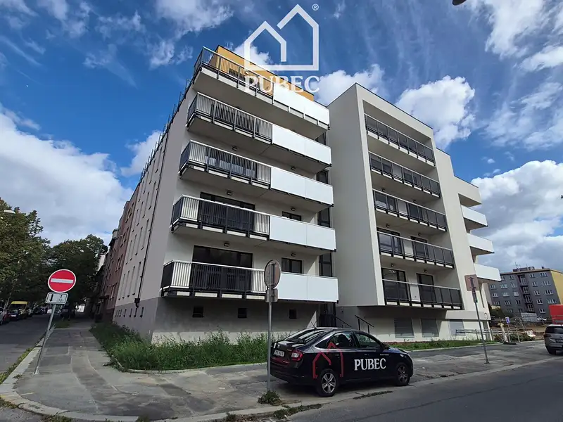 Pronájem bytu 1+kk 32 m², Plzeň – náhled fotky 2