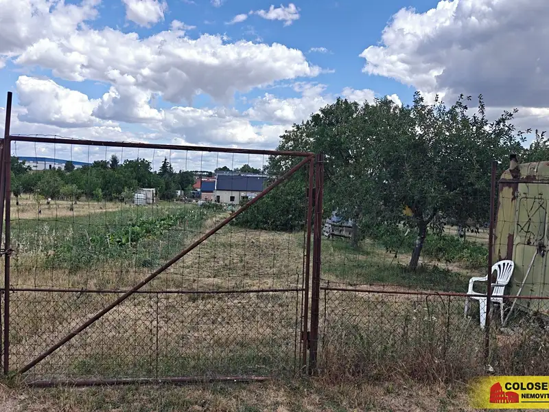 Prodej stavebního pozemku 1179 m², Znojmo – náhled fotky 3
