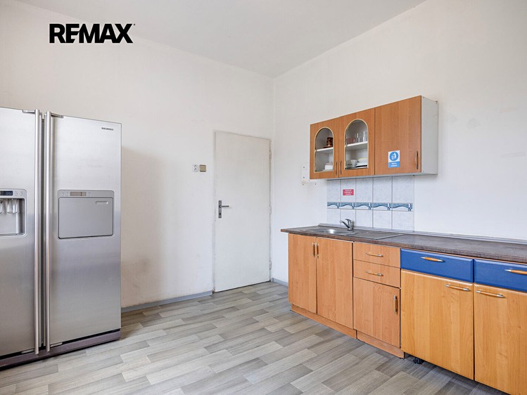 Комерційне приміщення в оренду, 1 270 м² (18 з 42)