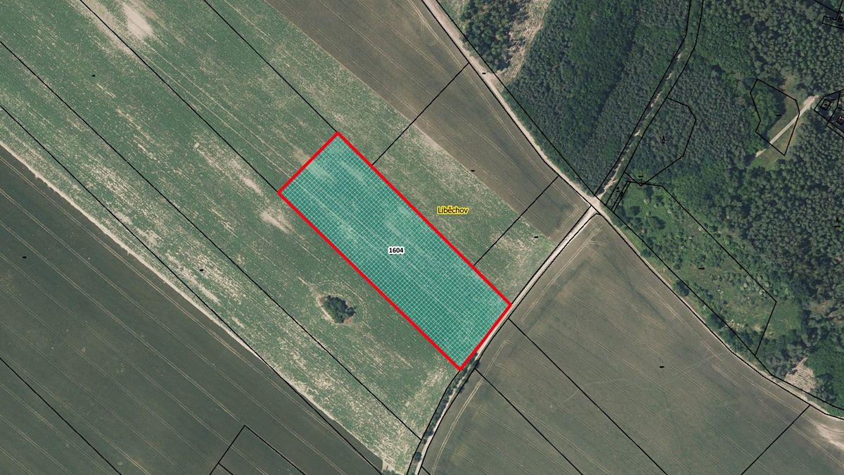 Prodej pole 18625 m², Liběchov – fotka 1 z 3