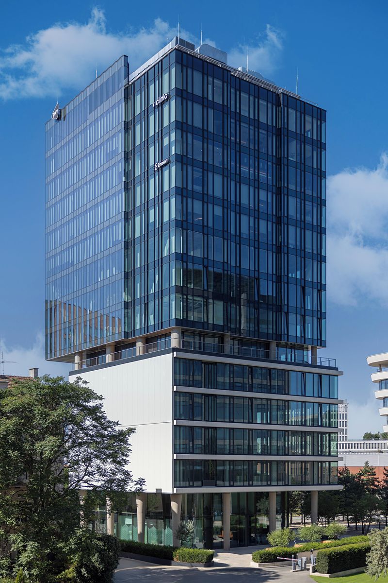 Pronájem kanceláře 322 m²