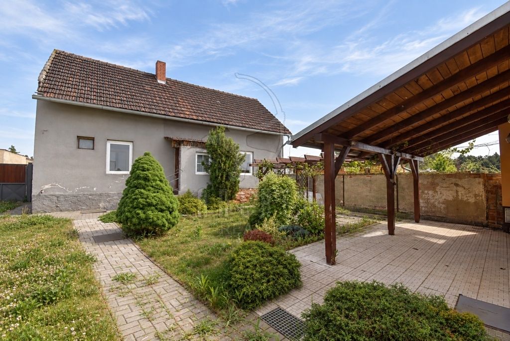 Prodej rodinného domu 78 m², pozemek 910 m² – fotografie 2