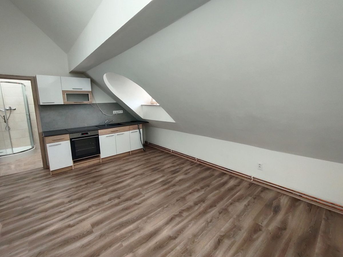 Pronájem bytu 2+kk 63 m²