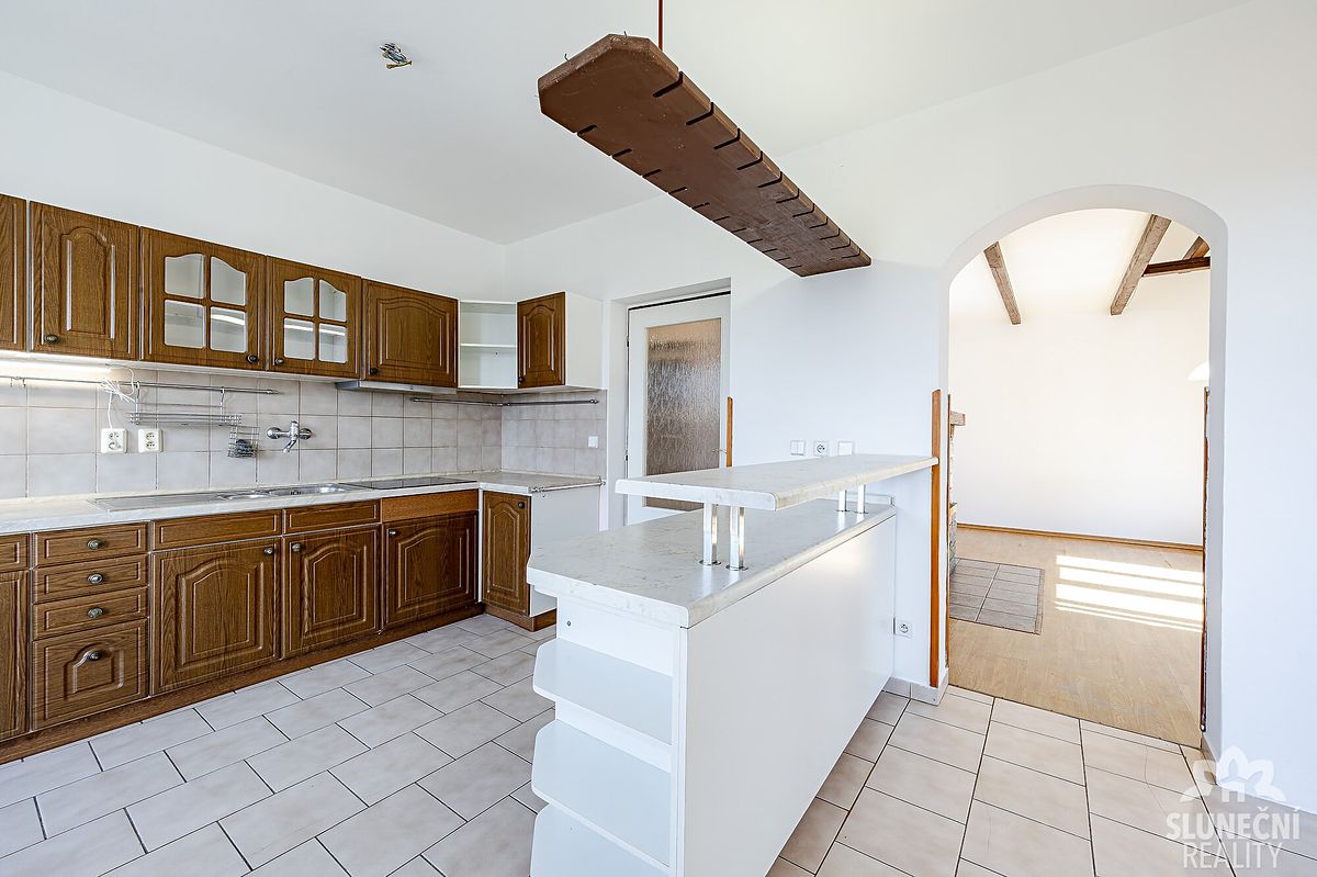 Prodej rodinného domu 184 m², pozemek 1027 m² – fotografie 4