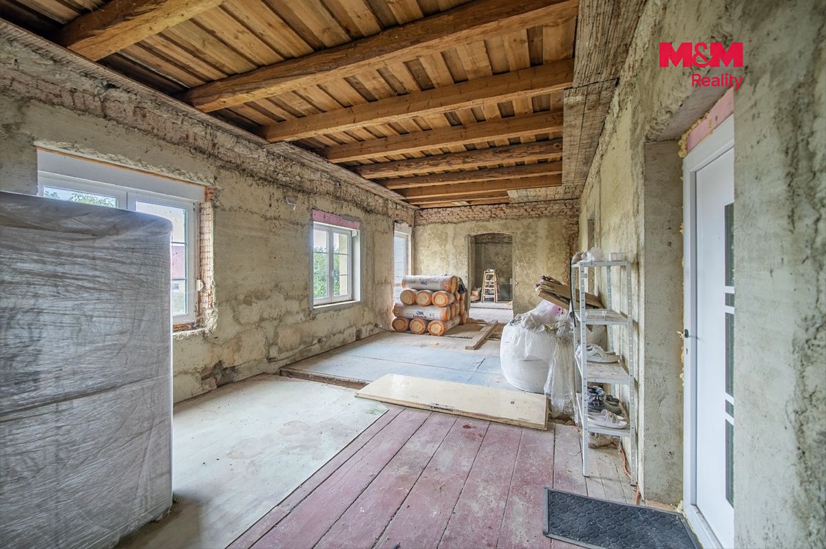 Prodej rodinného domu 300 m², pozemek 444 m² – fotografie 4
