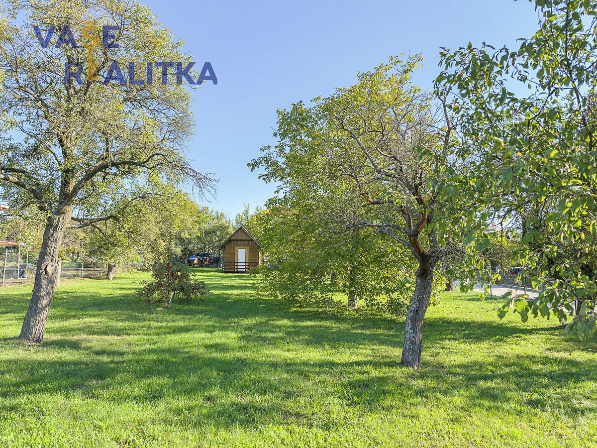 Prodej stavebního pozemku 1167 m² – fotografie 3