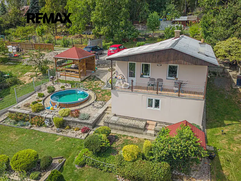 Prodej chaty 106 m², pozemek 740 m², Všestary – náhled fotky 1