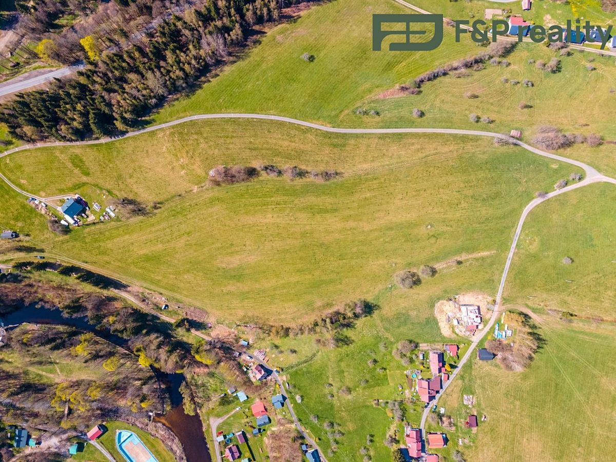 Prodej stavebního pozemku 949 m² – fotografie 3