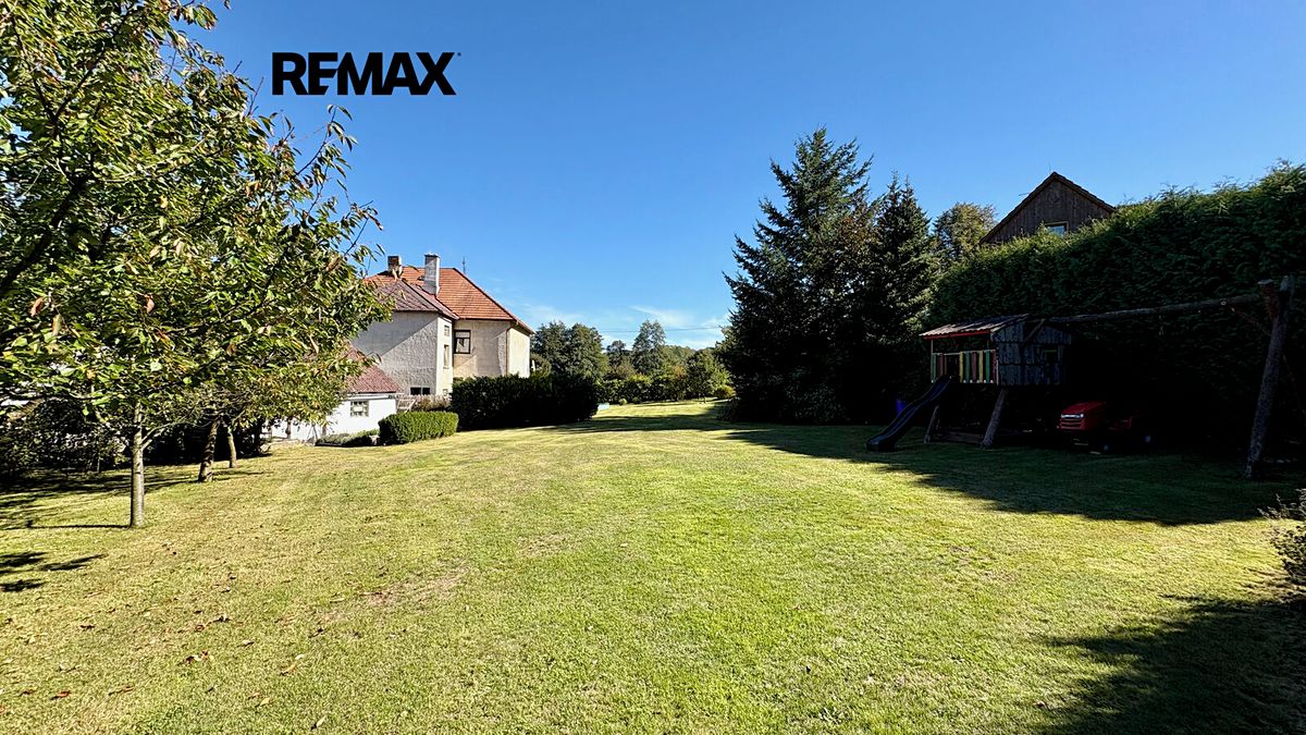 Prodej stavebního pozemku 2340 m² – fotografie 3
