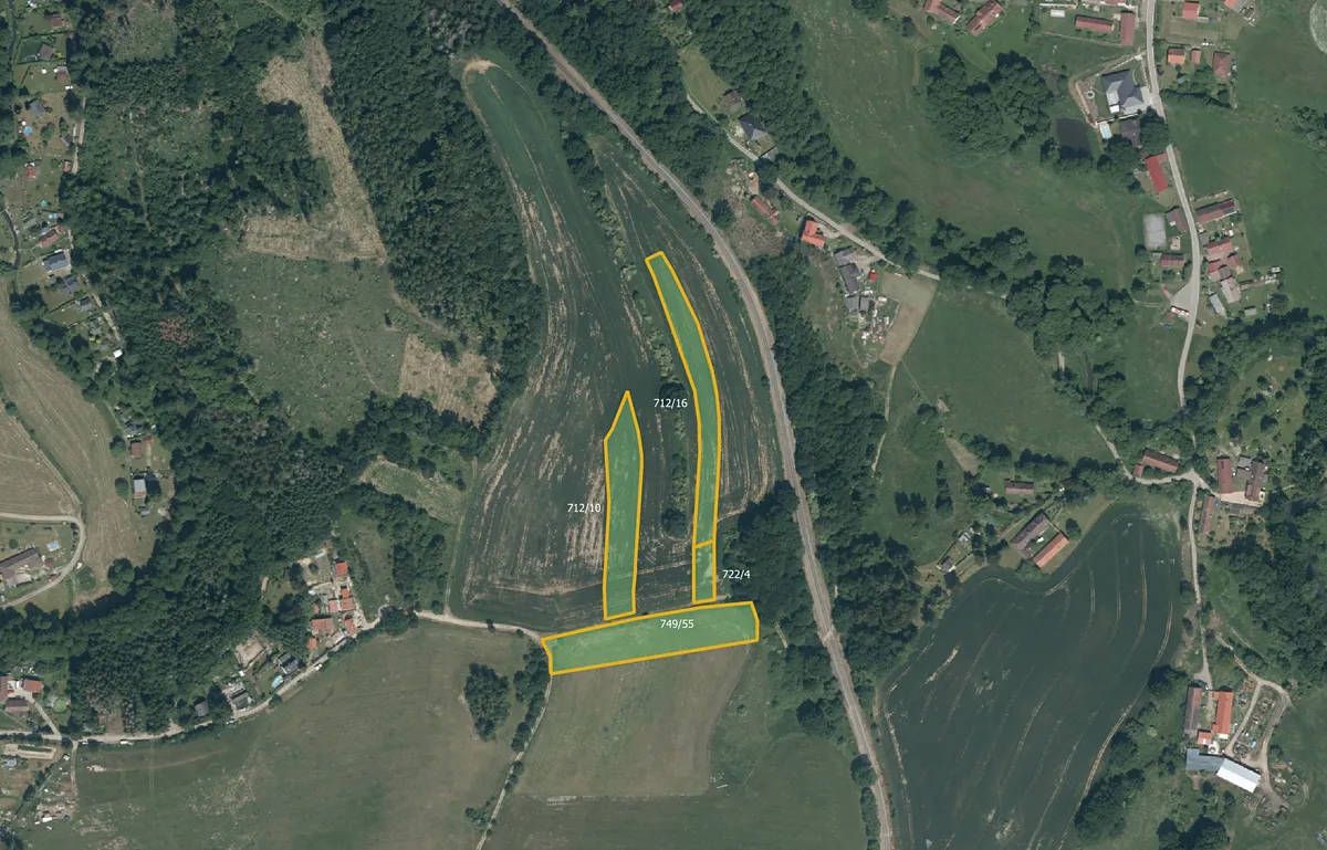Prodej pole 13942 m²