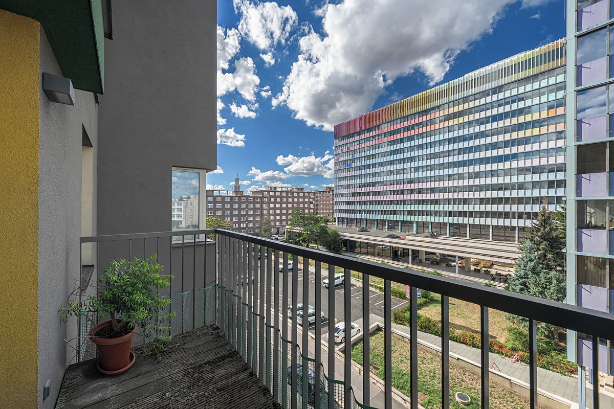 Pronájem bytu 2+kk 56 m² – fotografie 3