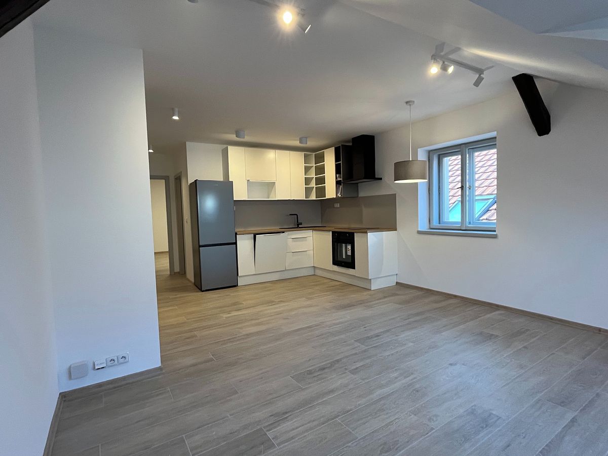 Pronájem bytu 3+kk 78 m² – fotografie 2