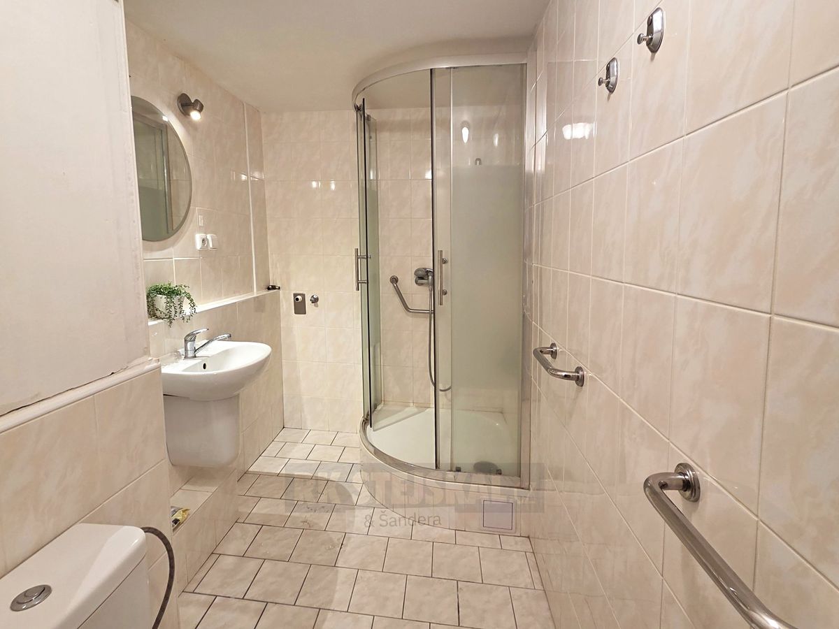 Pronájem bytu 1+1 42 m²
