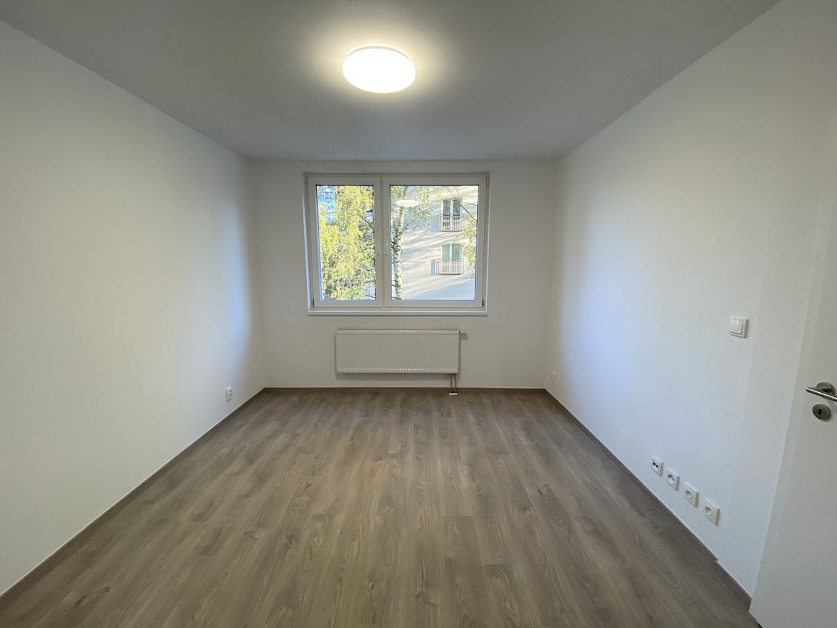 Pronájem bytu 2+kk 43 m² – fotografie 3
