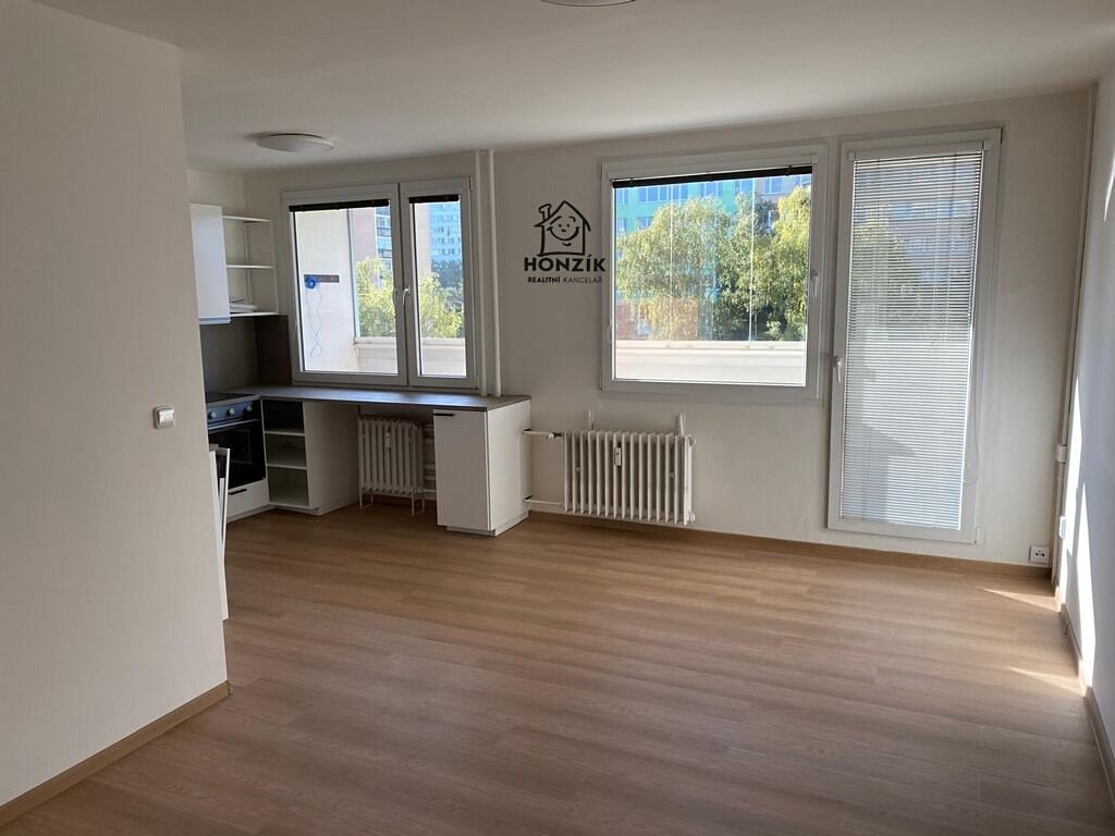 Pronájem bytu 3+kk 61 m² – fotografie 3